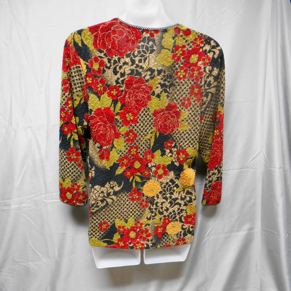 East 5th floral V neck top womens size medium - Picture 2 of 3
